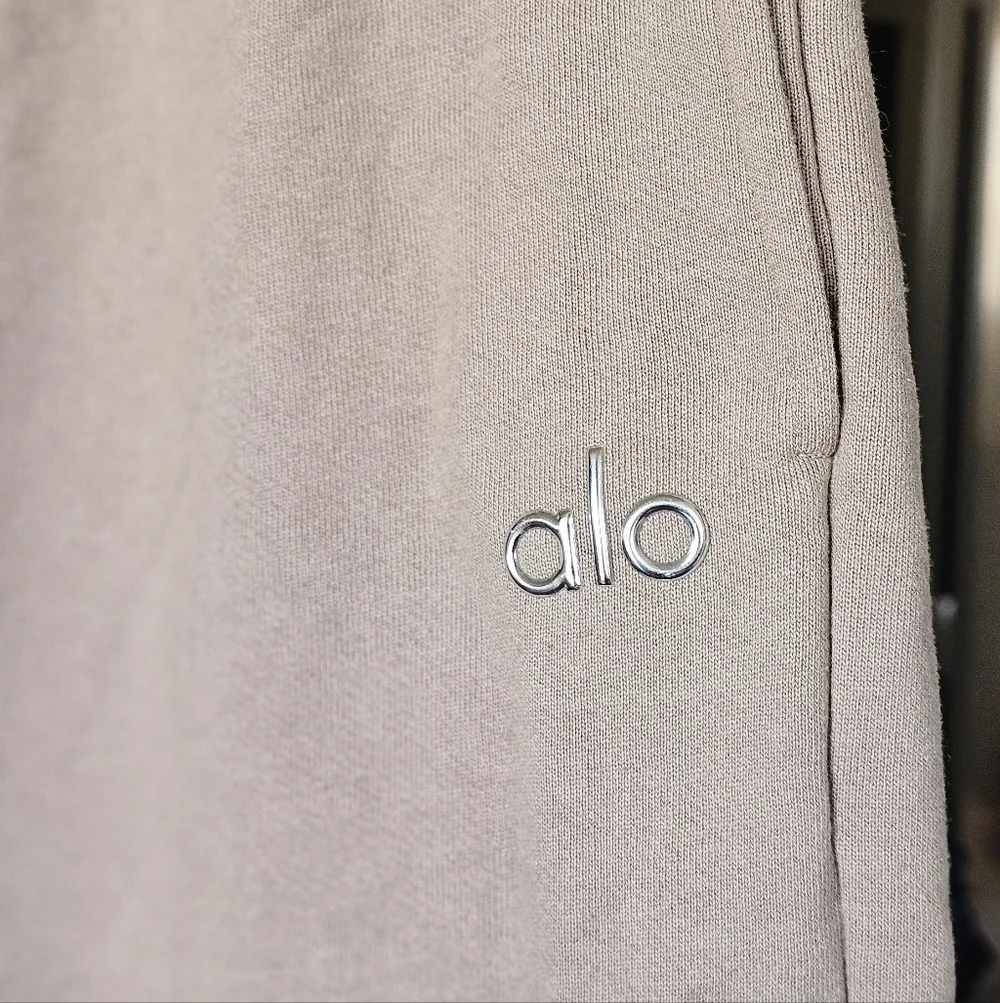 ALO Yoga Accolade Sweat Set in Gravel Size M - Picture 5 of 13